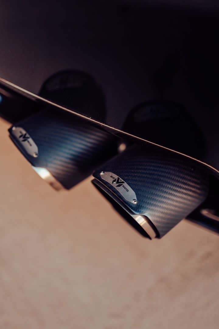 NISSAN R35 GTR EXHAUST SYSTEM